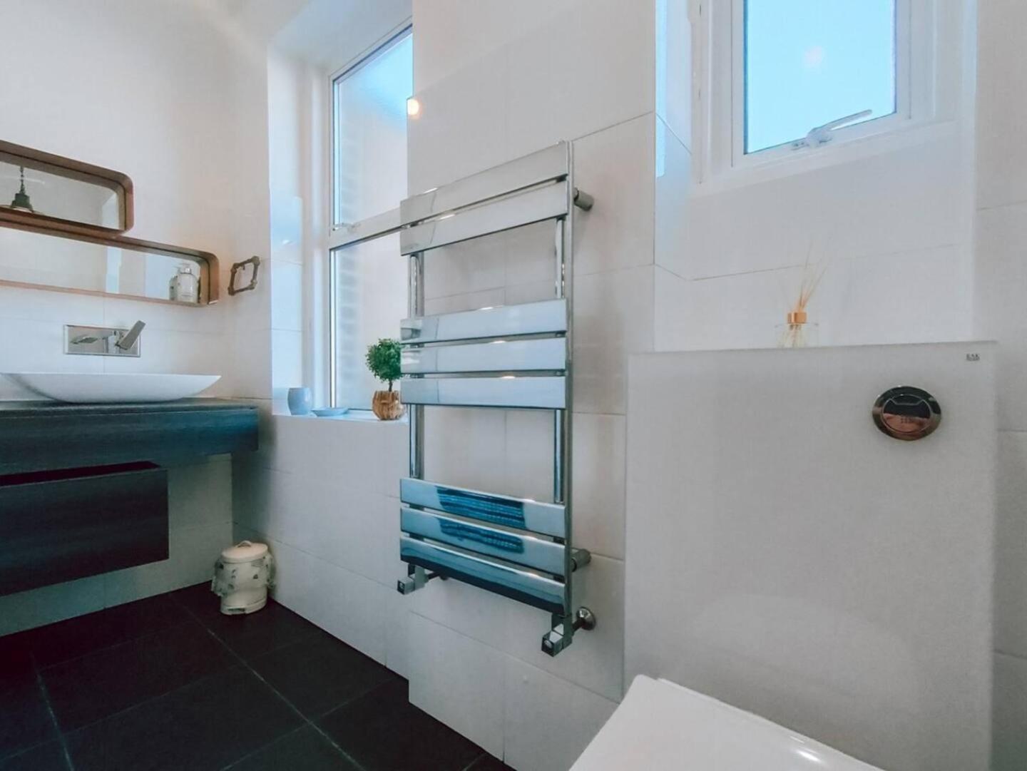 The Twickenham Apartment Near Strawberry Hill Esterno foto