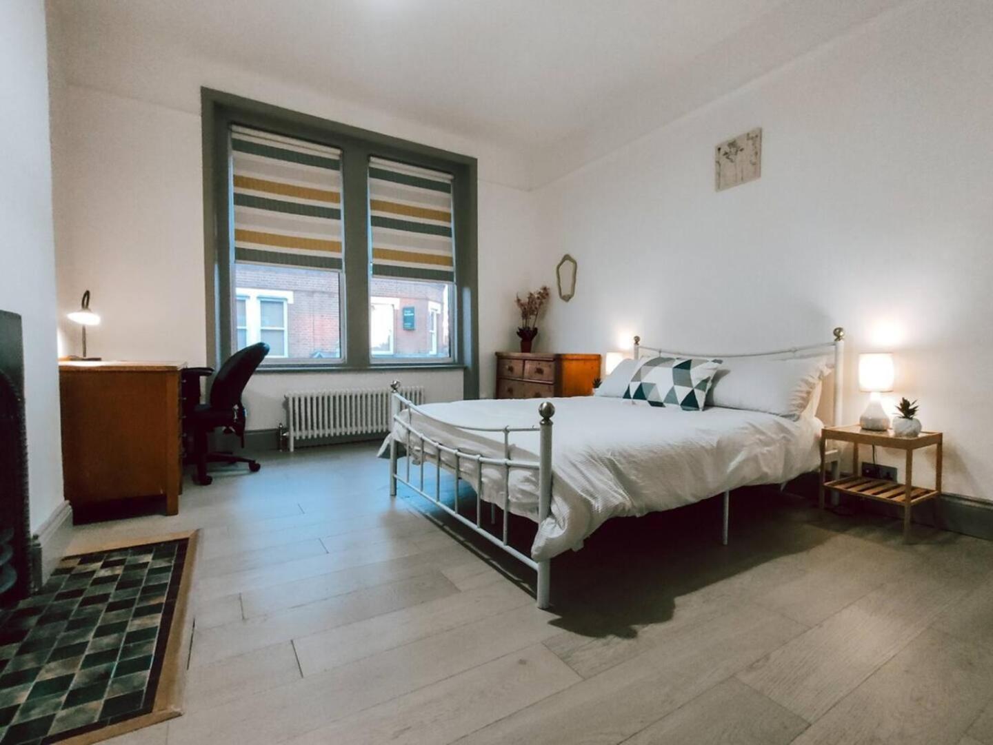 The Twickenham Apartment Near Strawberry Hill Esterno foto